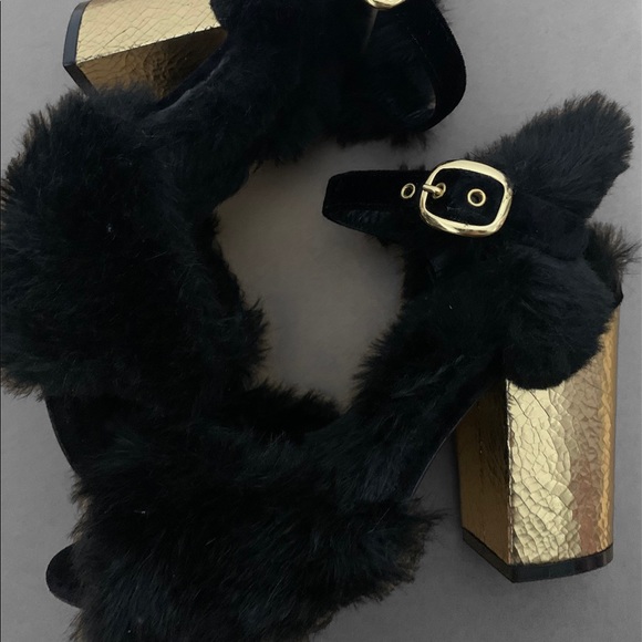 Shoes - Picture 1 of 3